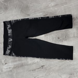 Fabletics High Waisted Cropped Leggings
